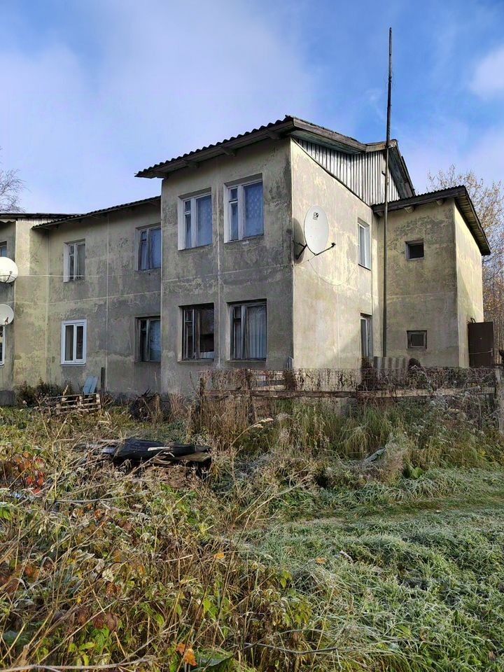 Продажа 3-комн квартиры на вторичном рынке с. Паша, переулок Школьный, 3Б