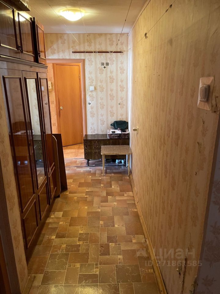 Продажа 3-комн квартиры на вторичном рынке Имени Морозова городской поселок, улица Хесина, 13