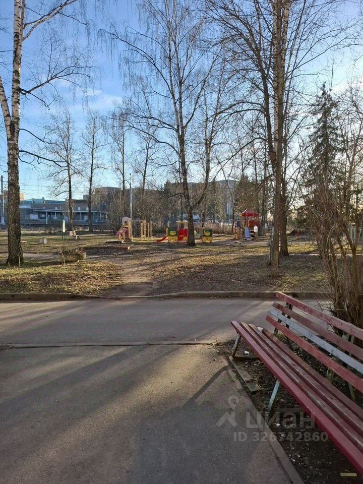 Продажа 3-комн квартиры на вторичном рынке Гатчина, Красноармейский проспект, 34