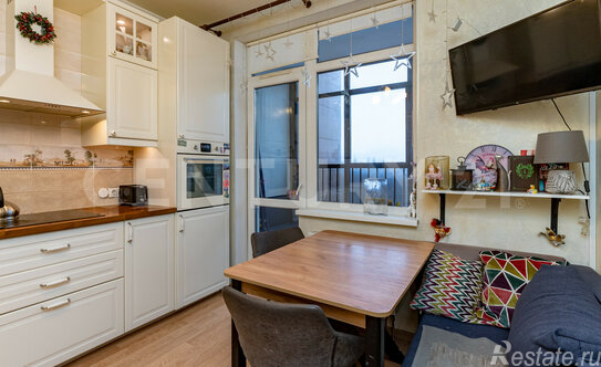 Продажа 2-комн квартиры на вторичном рынке улица Адмирала Черокова,  д. 20 литА