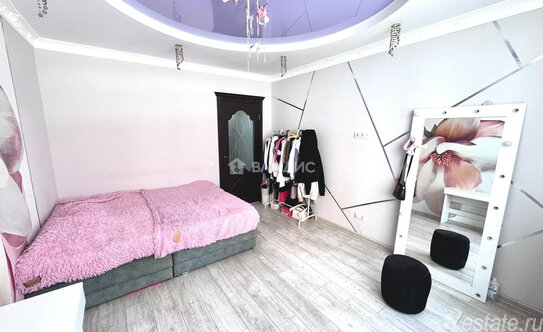 Продажа 2-комн квартиры на вторичном рынке 5-й микрорайон, Радужная улица,  д. 10