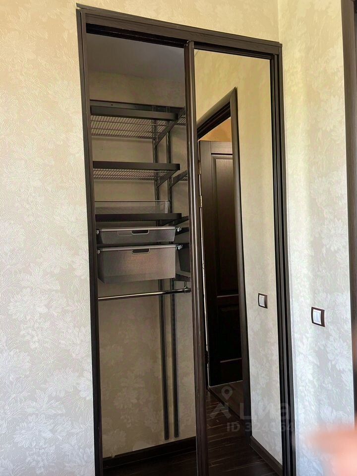 Продажа 3-комн квартиры на вторичном рынке Среднеохтинский проспект, 2А