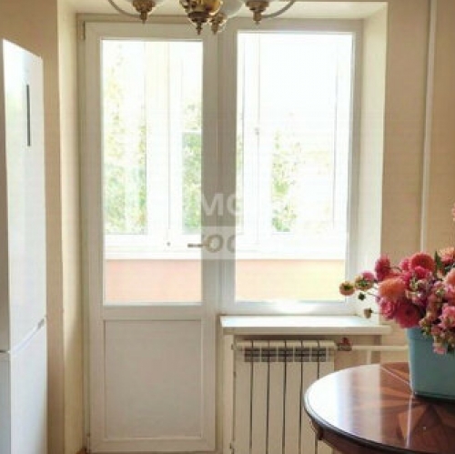 3-комн квартира улица Плющева,  д. 18 к2