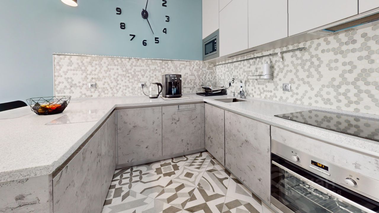 Продажа 2-комн квартиры на вторичном рынке улица Черняховского, 19