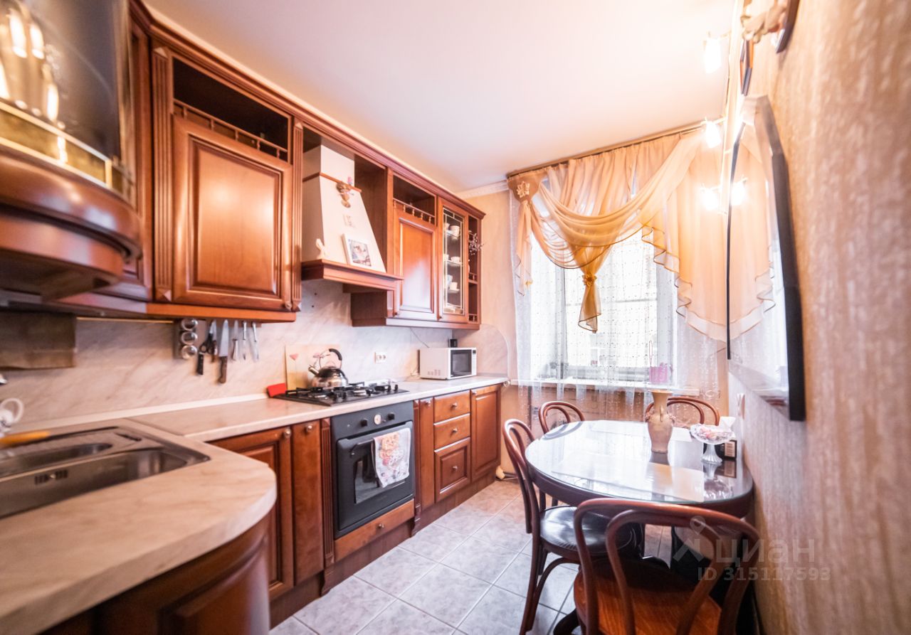 Продажа 2-комн квартиры на вторичном рынке Московский проспект, 63