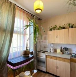 Продажа 1-комн квартиры на вторичном рынке улица Кулакова,  д. 27