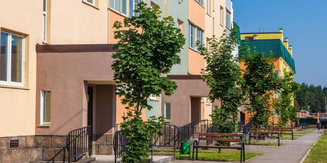 Продажа 2-комн квартиры на вторичном рынке МЖК Изумрудная Долина тер., д. Солманово, улица Триумфальная, 25