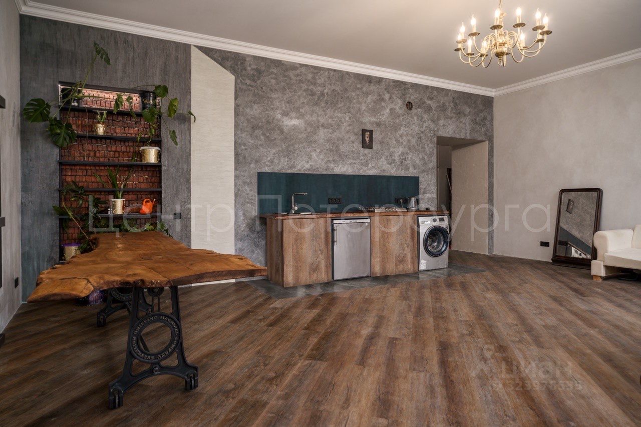 Продажа 3-комн квартиры на вторичном рынке набережная Крюкова Канала, 9