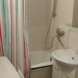 Аренда 1-комн квартиры на вторичном рынке ул Ереванская,  д. 12,  к. 1