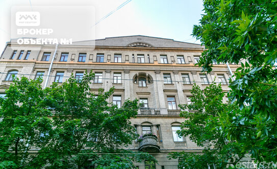 Продажа 5-комн квартиры на вторичном рынке 10-11-я линии В.О.,  д. 20