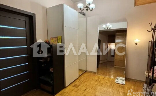 Продажа 2-комн квартиры на вторичном рынке Казарменный пер,  д. 8 с3