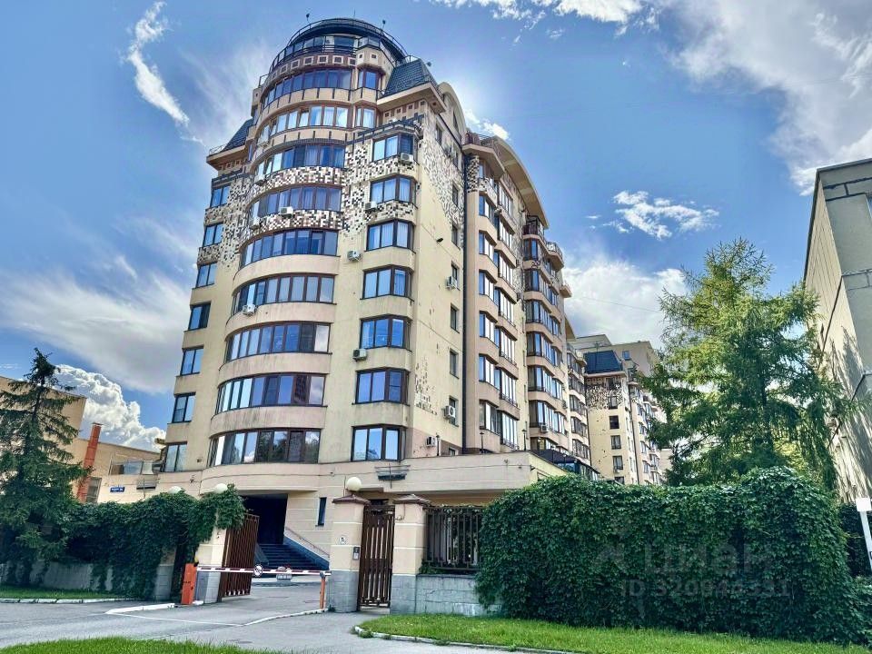 Продажа 3-комн квартиры на вторичном рынке улица Куусинена, 21А