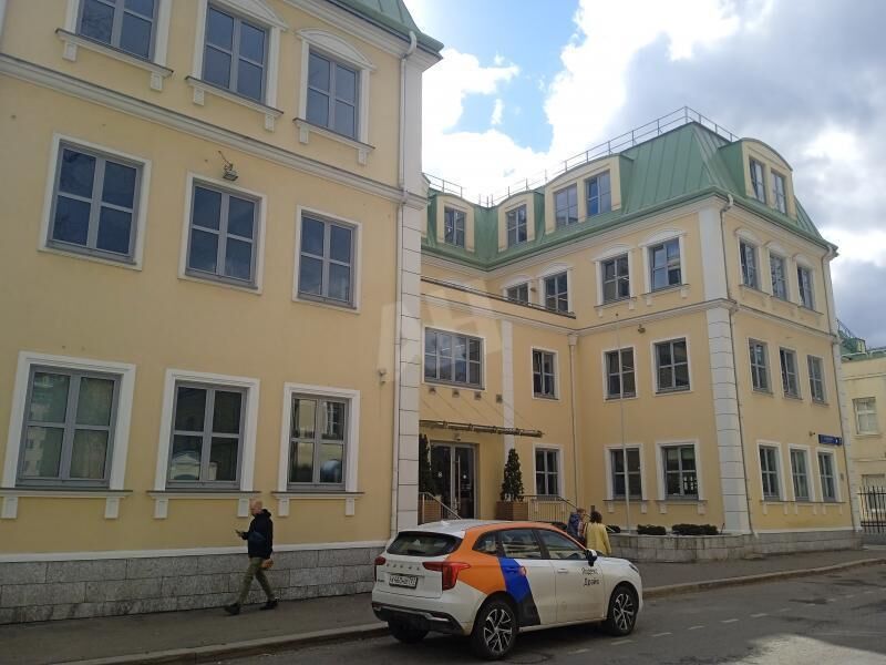 Аренда торгового помещения 1й Казачий пер