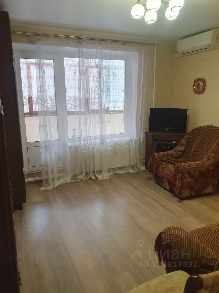 Продажа 3-комн квартиры на вторичном рынке Тепличный переулок, 7