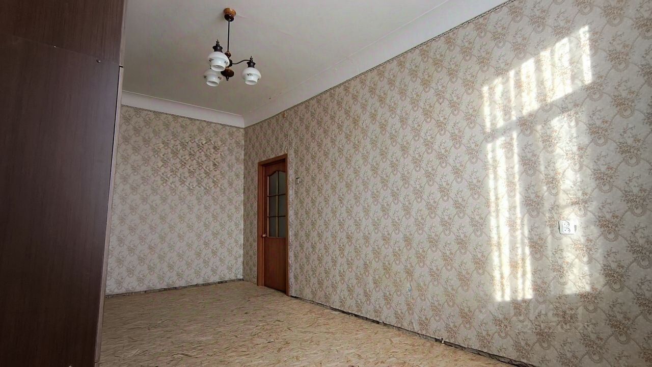 Продажа 2-комн квартиры на вторичном рынке Пикалево г., улица Строительная, 36