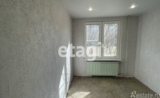 Продажа 3-комн квартиры на вторичном рынке улица Зины Портновой,  д. 44