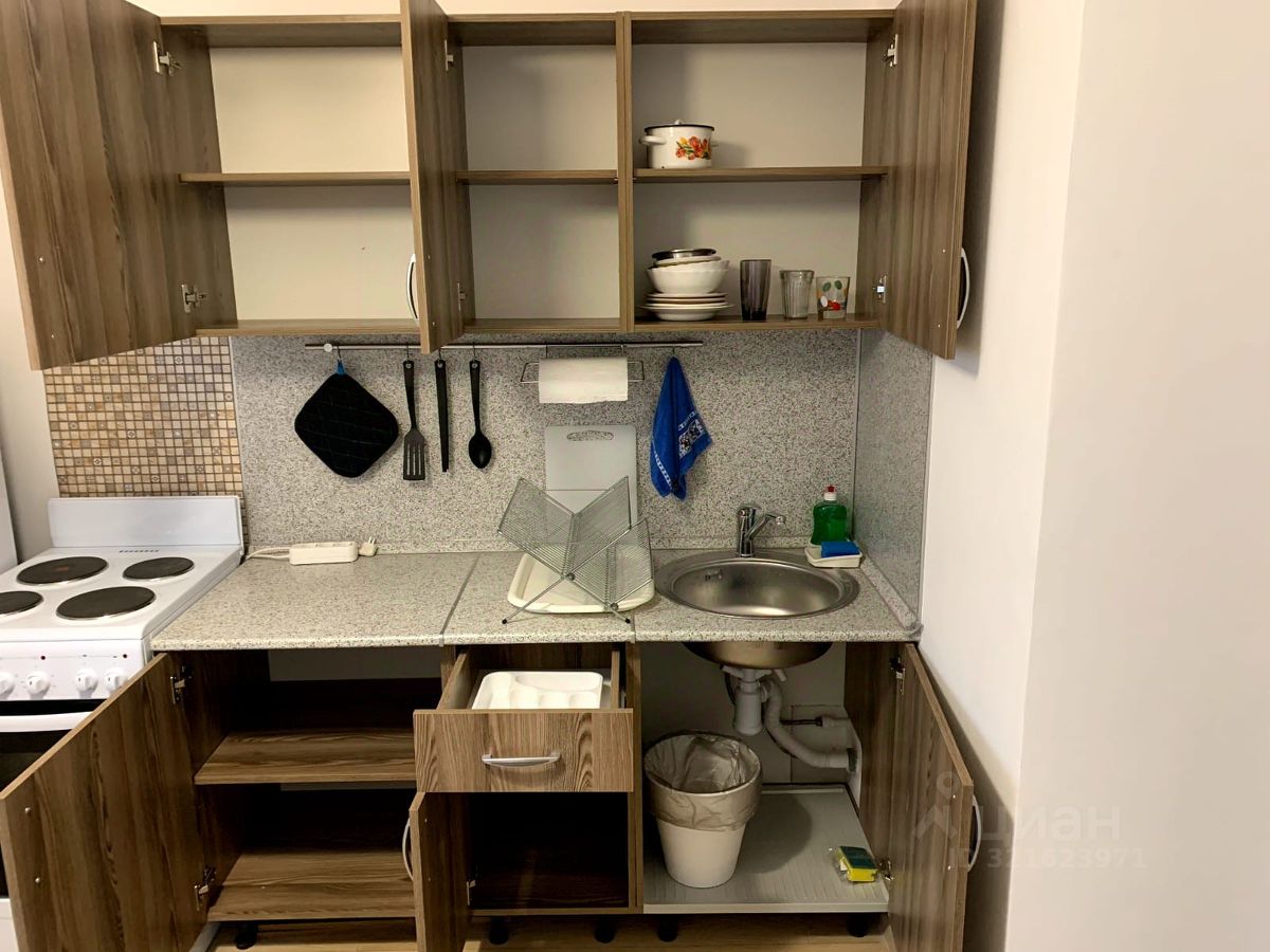 Продажа 1-комн квартиры на вторичном рынке пос. Бугры, бульвар Воронцовский, 9к2