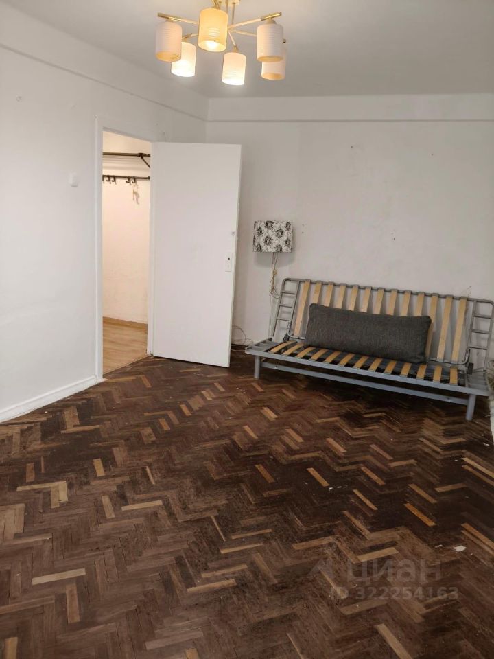 Продажа 3-комн квартиры на вторичном рынке Новоизмайловский проспект, 17