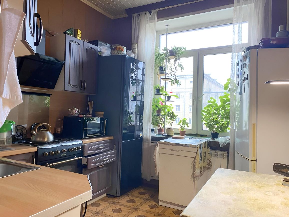 Продажа 3-комн квартиры на вторичном рынке улица Седова, 94Т