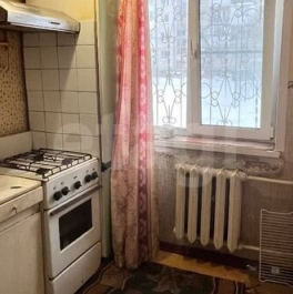 Продажа 1-комн квартиры на вторичном рынке Кириши, Волховская наб,  д. 12