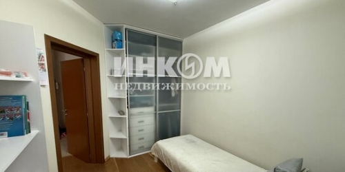 3-комн квартира улица Генерала Белобородова,  д. 21