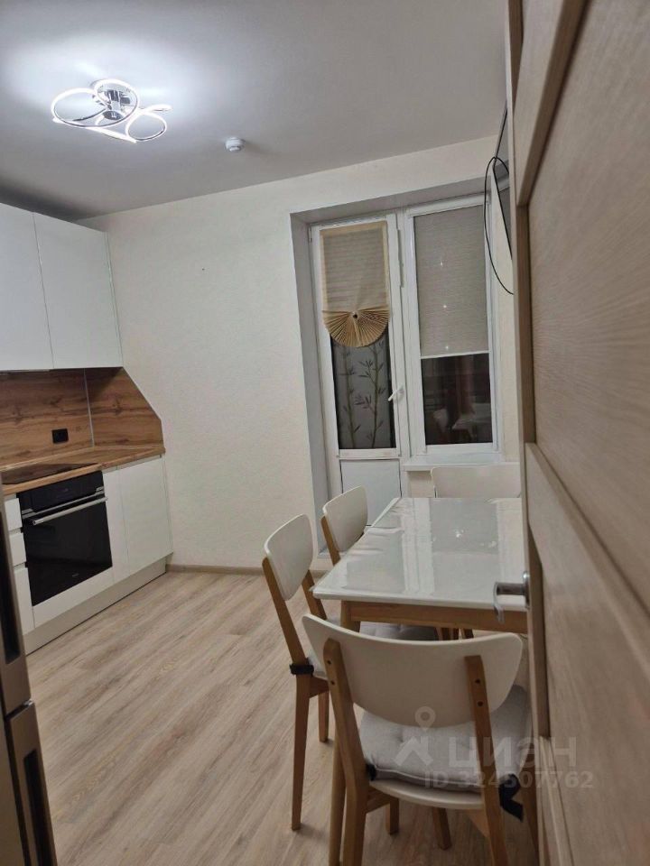 Аренда 2-комн квартиры на вторичном рынке улица Русановская, 18к3