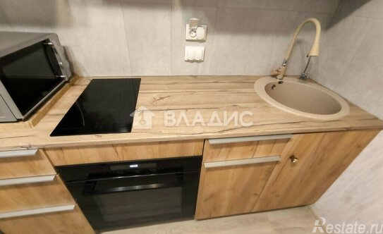 Продажа 2-комн квартиры на вторичном рынке ул Маршала Федоренко,  д. 2,  к. 1