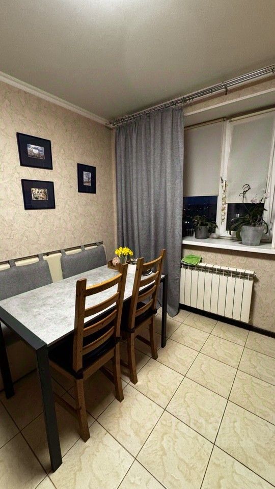Продажа 3-комн квартиры на вторичном рынке ВНИИССОК пгт, улица Дружбы, 4