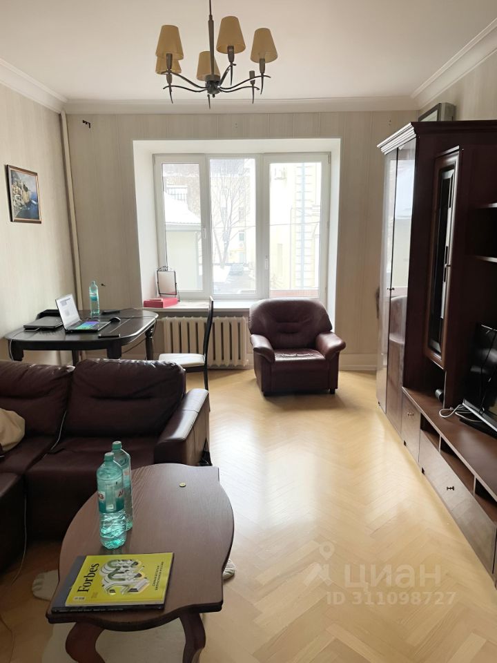 Продажа 2-комн квартиры на вторичном рынке Малый Патриарший переулок, 3