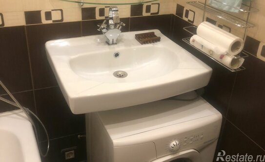 Продажа 2-комн квартиры на вторичном рынке улица Мельникова,  д. 24