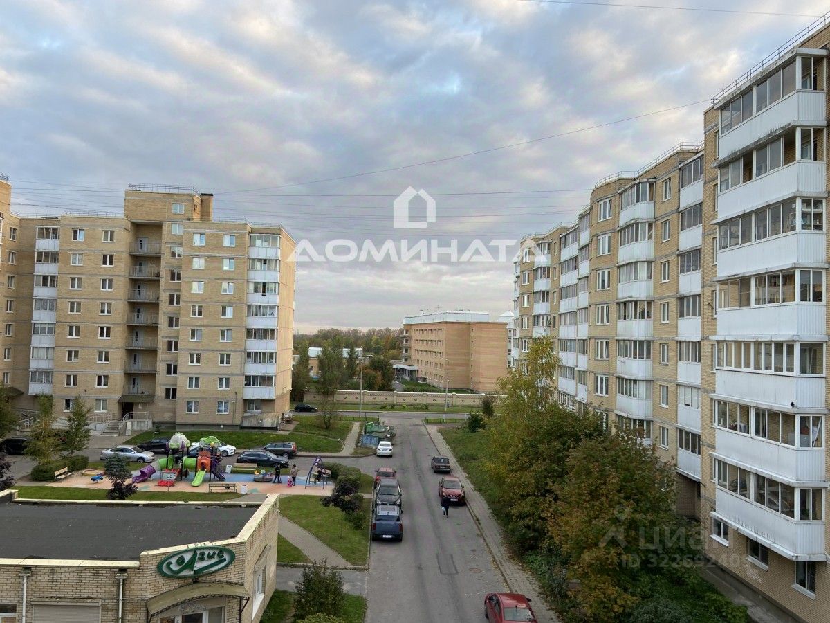 Продажа 3-комн квартиры на вторичном рынке Красное Село, Красногородская улица, 9к2