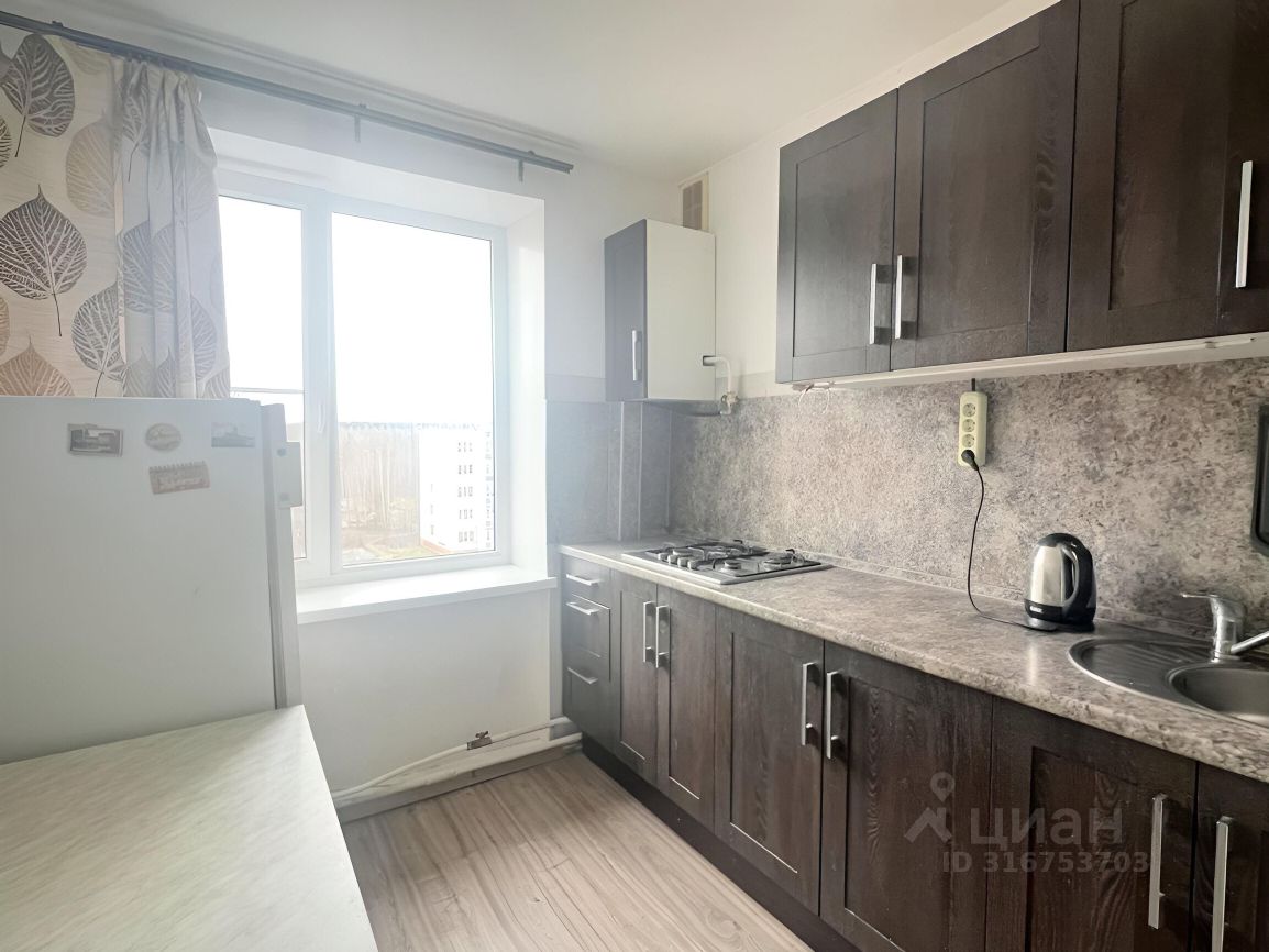 Продажа 1-комн квартиры на вторичном рынке Большая Ижора пгт, Приморское шоссе, 11