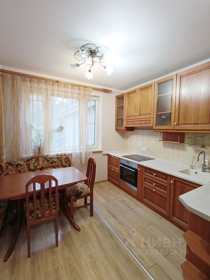 Продажа 2-комн квартиры на вторичном рынке Чукотский проезд, 4