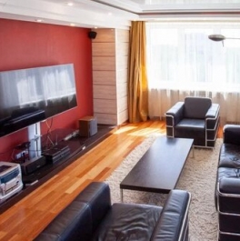 Продажа 4-комн квартиры на вторичном рынке улица Танкиста Хрустицкого,  д. 9