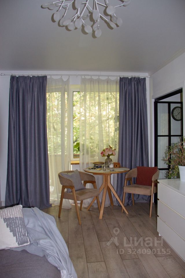 Продажа 2-комн квартиры на вторичном рынке улица Константина Федина, 6