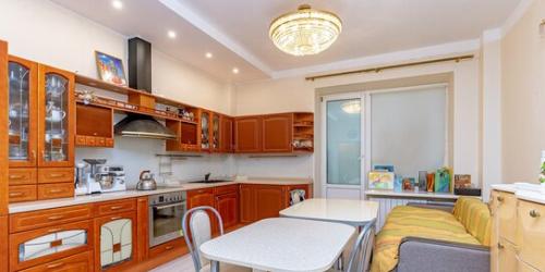 2-комн квартира улица Композиторов,  д. 10