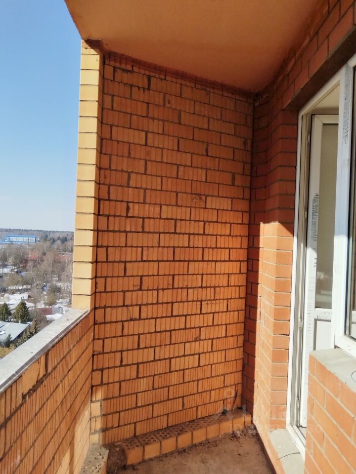 Продажа 3-комн квартиры на вторичном рынке Сходня мкр, Вишневая улица, 14