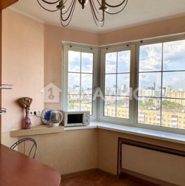 Продажа 4-комн квартиры на вторичном рынке Нахимовский пр-кт,  д. 33/2