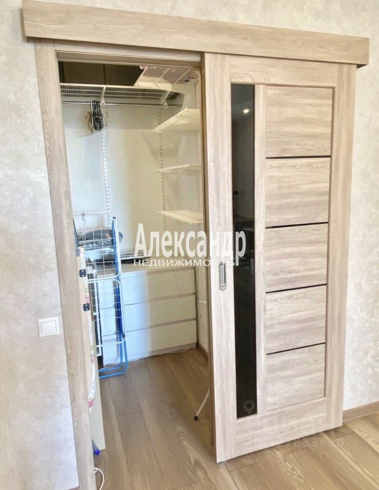 Продажа 1-комн квартиры на вторичном рынке Мурино, улица Шоссе в Лаврики, 34к1