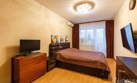 Продажа 3-комн квартиры на вторичном рынке Белградская улица,  д. 54 к1