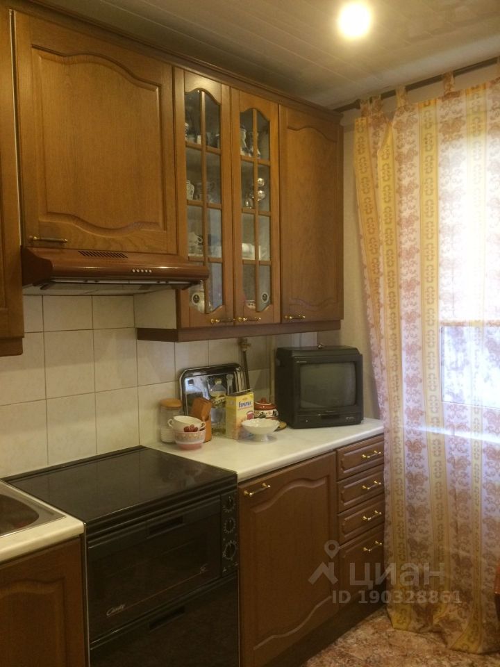 Аренда 2-комн квартиры на вторичном рынке Веерная улица, 40К3