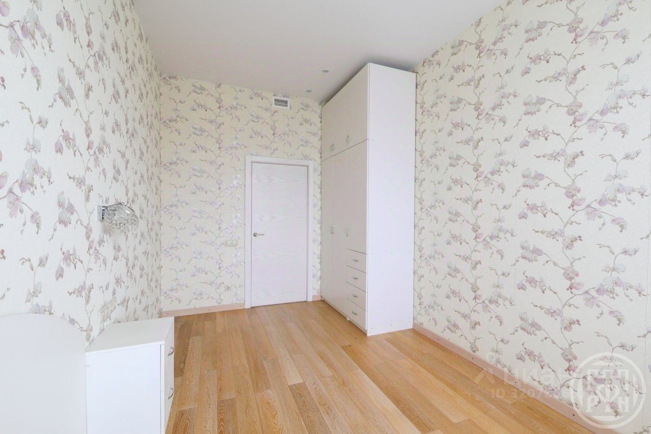 Продажа 3-комн квартиры на вторичном рынке Парголовская улица, 3