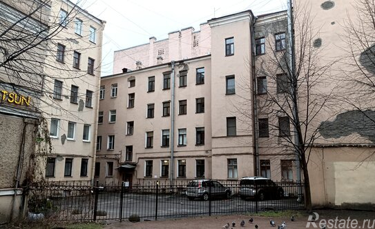 Продажа 4-комн квартиры на вторичном рынке Суворовский пр-кт,  д. 7/19