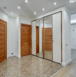 Продажа 5-комн квартиры на вторичном рынке Смоленский 1-й пер,  д. 17