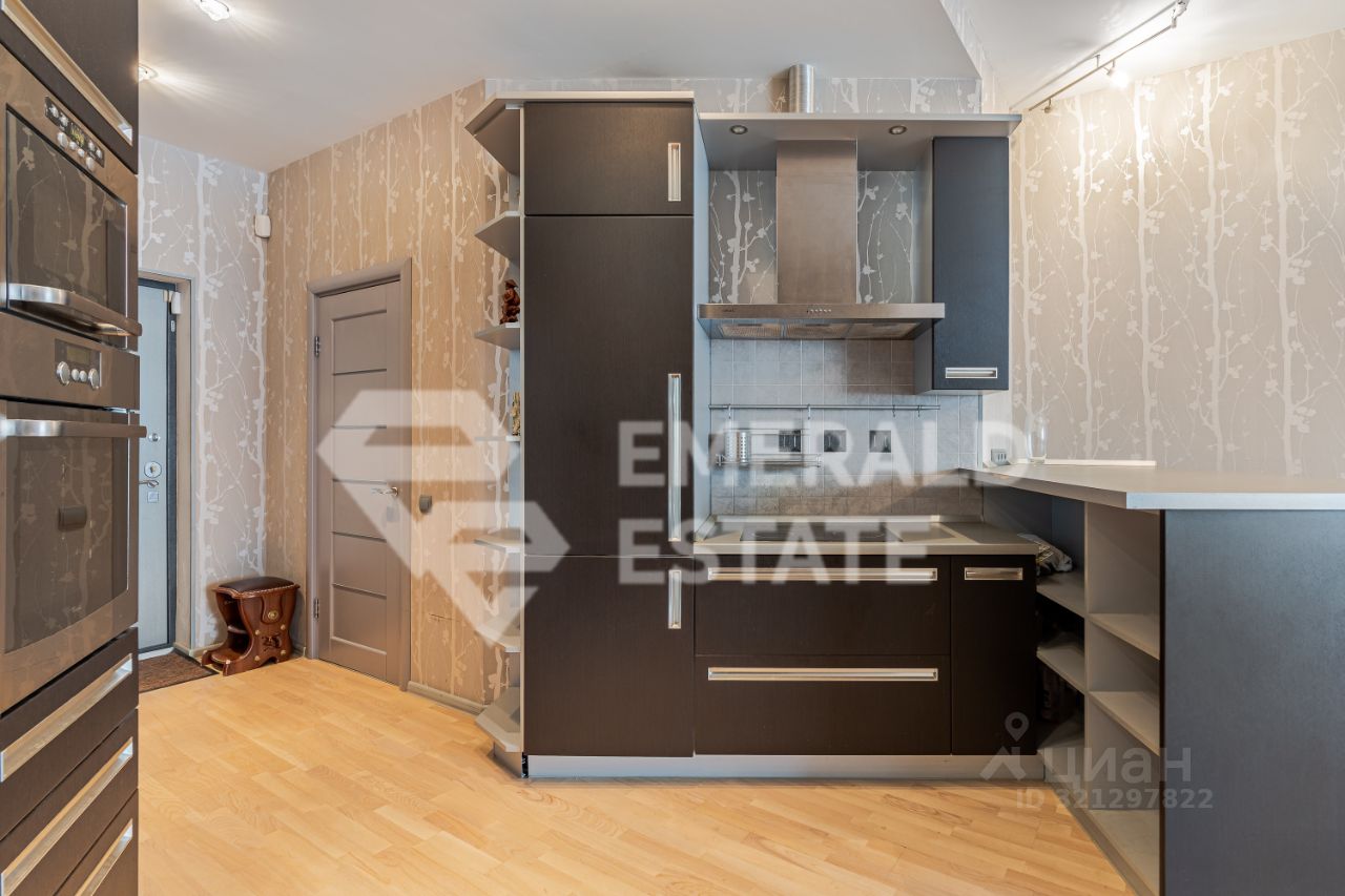 Продажа 3-комн квартиры на вторичном рынке улица Пырьева, 9к2