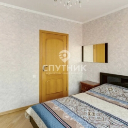 Продажа 3-комн квартиры на вторичном рынке Осенняя улица,  д. 18