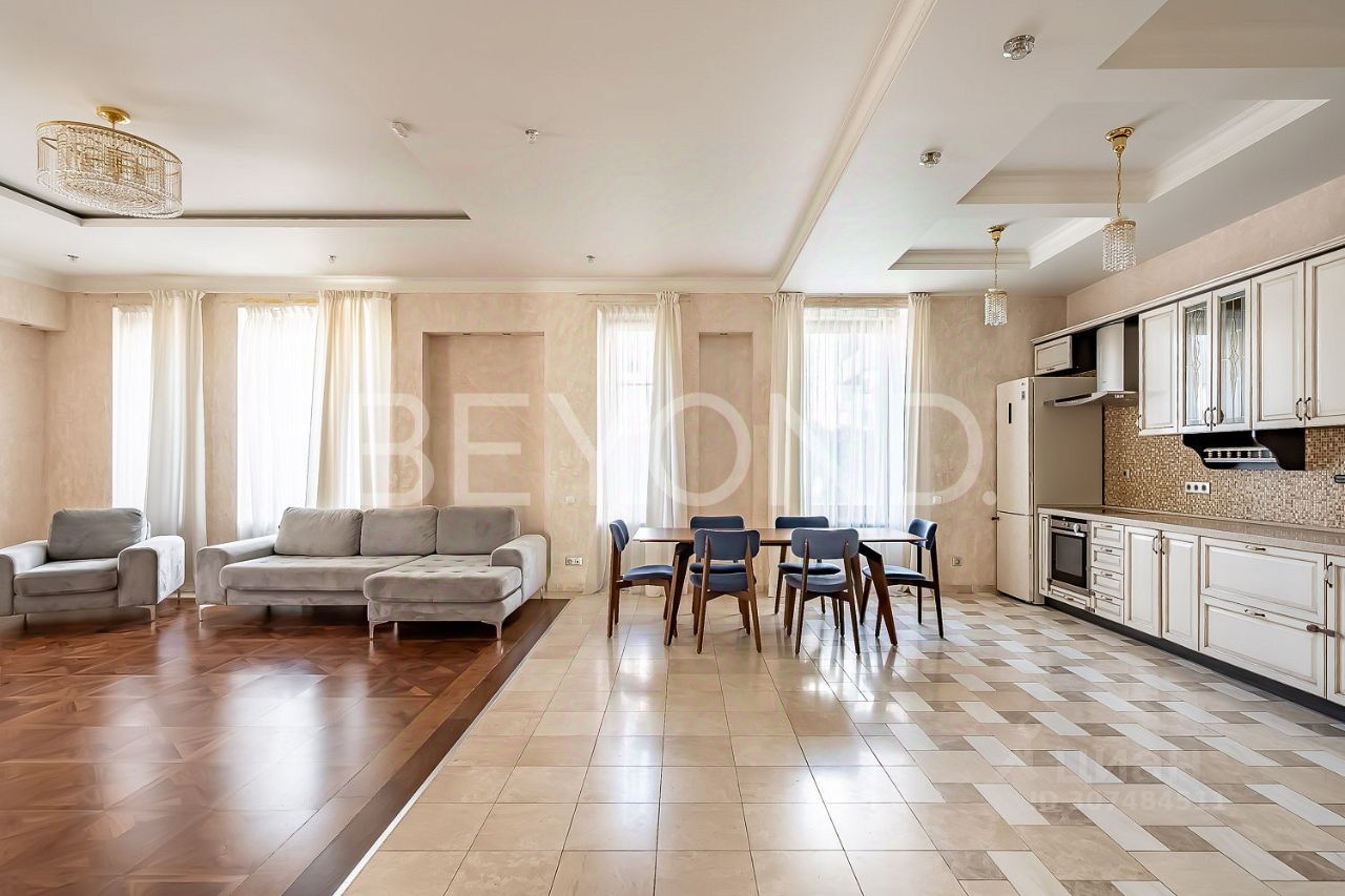 Продажа 4-комн квартиры на вторичном рынке набережная Мартынова, 74Г