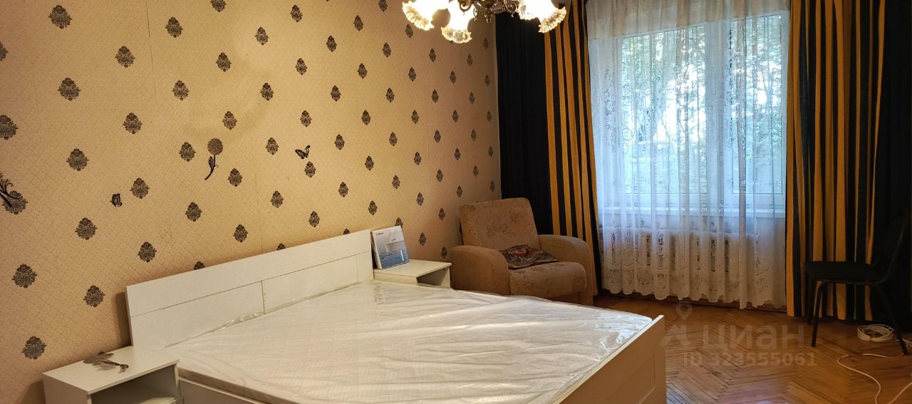 Продажа 3-комн квартиры на вторичном рынке Стрелецкая улица, 8