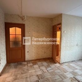 Продажа 4-комн квартиры на вторичном рынке улица Бурцева,  д. 4