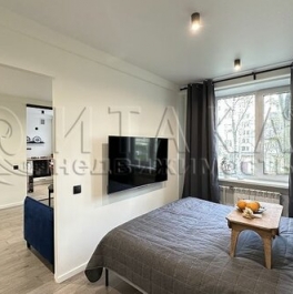 Продажа 1-комн квартиры на вторичном рынке Будапештская улица,  д. 15 к3